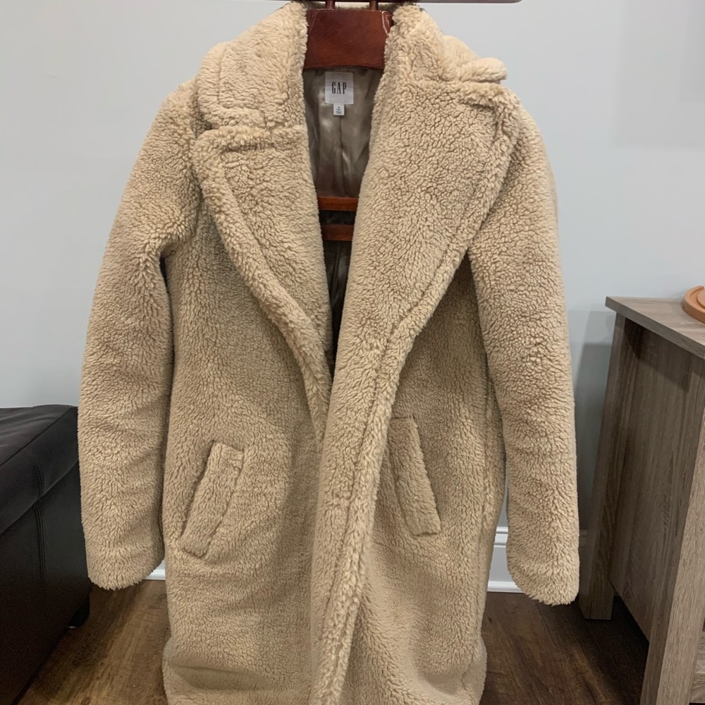 Women’s Gap Teddy Coat (size small tall)